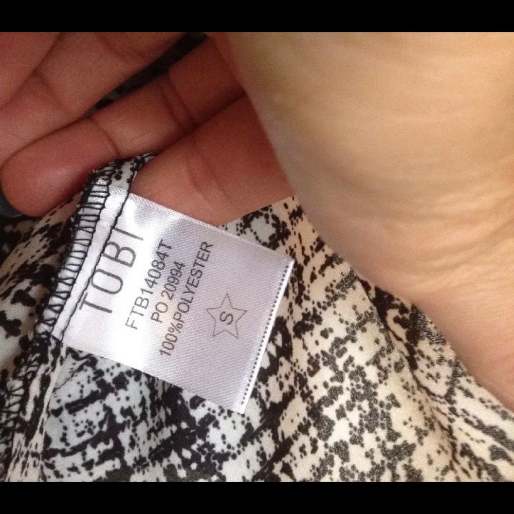 Nwt TOBI cold Shoulder Mesh Panel Blouse S - Picture 5 of 6